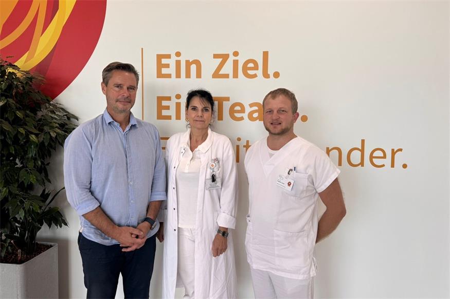  Andreas Leitner (Geschäftsführer Reduce Gesundheitsresort) mit Dr.in Veronika Matzi (Ärztliche Direktorin der Klinik Oberwart) und Dr. Engelbert Jeindl verfolgen gemeinsam das Ziel, die medizinische Versorgung von am ME/CFS erkrankten Patientinnen und Patienten zu verbessern.