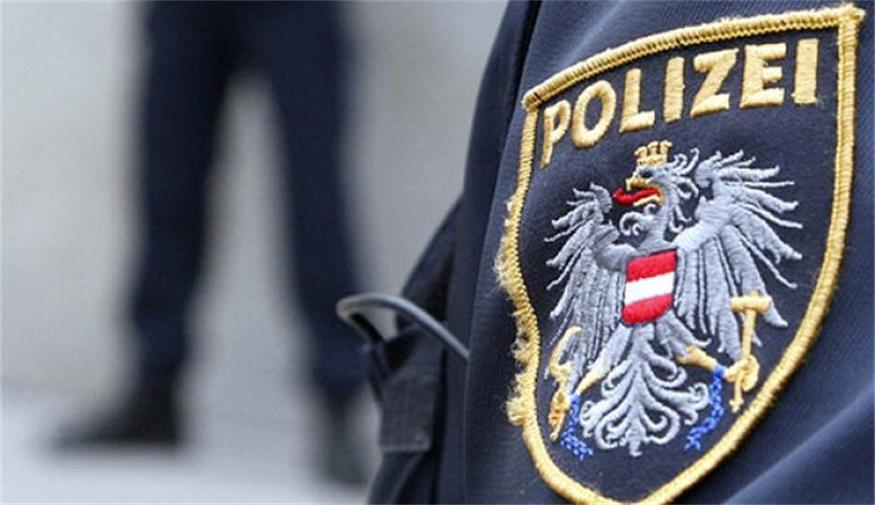  Der Täter wurde von der Polizei festgenommen.