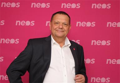  „Der Zugang zur ID Austria soll für die Bürger:innen in Pinkafeld so einfach und unkompliziert wie möglich sein“, sagt NEOS Pinkafeld-Gemeinderat Eduard Posch.