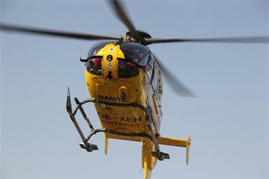  Ein Mopedlenker musste mit dem Rettungshubschrauber ins Krankenhaus geflogen werden.
