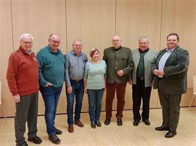  Obmann-Stellvertreter Emil Schöllerl, Obmann-Stellvertreter Werner Strobl, Ortsparteiobmann Richard Kranz, Obmann-Stellvertreterin Veronika Ernst, Obmann Franz Ivancsics, Bezirksobmann Josef Bauer und Bürgermeister Bernd Strobl (v.l.).