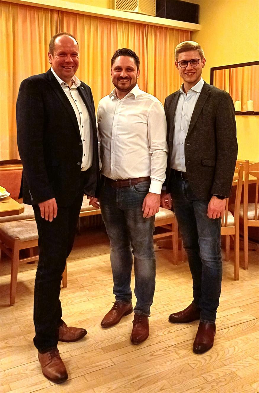  ÖAAB-Landesgeschäftsführer und AK-Fraktionsvorsitzender Johannes Mezgolits, Thomas Niklos und ÖAAB-Bezirksobmann Patrik Fazekas.