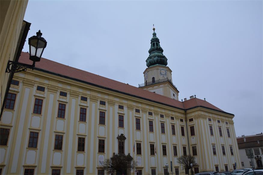 Auf Entdeckungstour zwischen Schloss, Schuhmuseum und Sliwowitz
