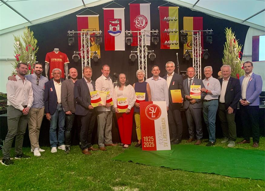 100 Jahre Auf und Ab. 100 Jahre Sieg und Niederlage. 100 Jahre Fußball und Freundschaft. Das Funktionärsteam und die Kampfmannschaft könnten nicht stolzer sein, diese Erbe weiterführen zu dürfen.