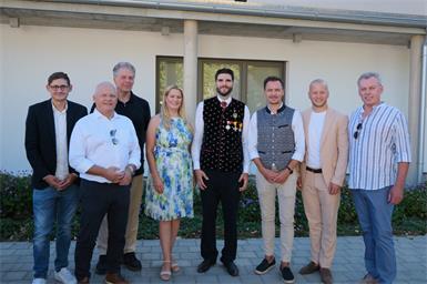 2. Vizebürgermeister Dominik Hautzinger, Landtagsabgeordneter Gerald Handig, Günther Kleidosty, Landesrätin Daniela Winkler, Musikverein Andau Obmann Martin Kurzmann, Bürgermeister Philipp Pelzer, Nationalratsabgeordneter Maximilian Köllner und Vizebürgermeister Andreas Peck 