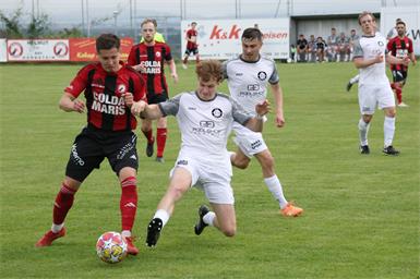 2:2! Mark Erik Orosz (l.) und seine Hornsteiner remisierten zum Abschluss gegen Neufeld (r. Leon Woborny). Mit dem X krönte sich Hornstein zum Meister und Neufeld zum zweiten Aufsteiger.