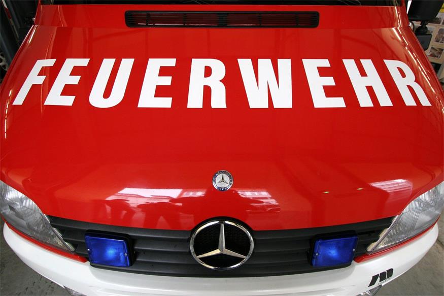 28 Feuerwehren löschen einen Brand bei Sieggraben