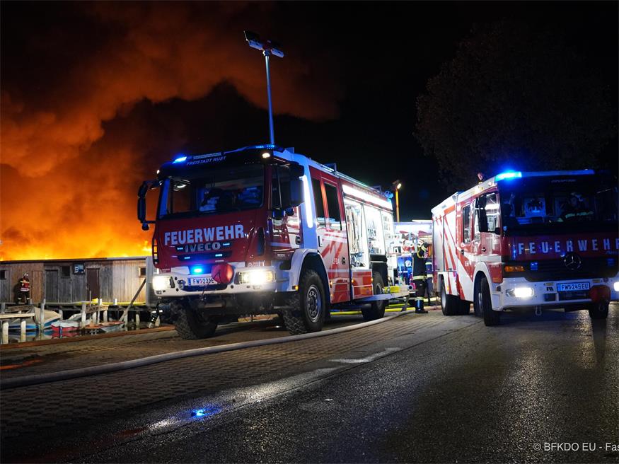 222 Bootsgaragen verbrannten in Ruster Bucht 