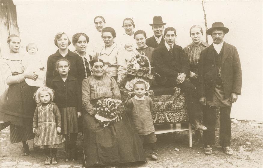 80. Geburtstag von Theresia Leeb und mehrere Generationen der Familien Billes, Klauber, Leeb und Lichtscheidl