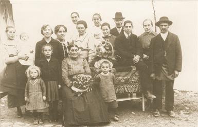 80. Geburtstag von Theresia Leeb und mehrere Generationen der Familien Billes, Klauber, Leeb und Lichtscheidl