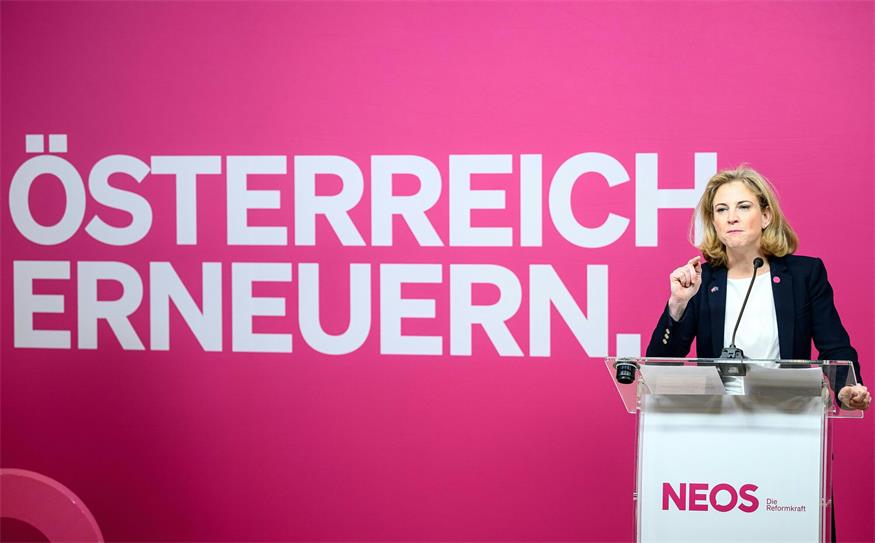 ABD0007_20250103 - WIEN - ÖSTERREICH: NEOS-Parteichefin Beate Meinl-Reisinger am Freitag, 3. Jänner 2025, anlässlich eines Pressestatements zu den Koalitionsverhandlungen in Wien. - FOTO: APA/MAX SLOVENCIK