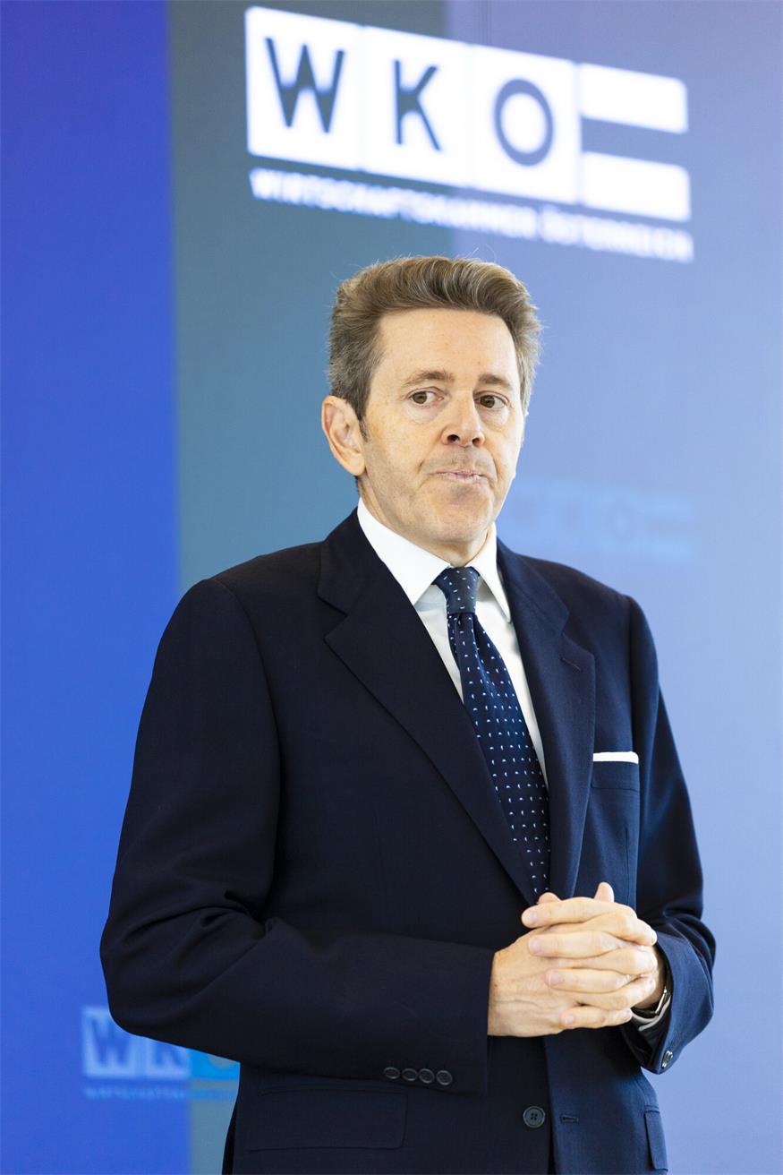 ABD0033_20251110 - WIEN - ÖSTERREICH: WKÖ-Präsident Harald Mahrer am Montag, 10. November 2025, anl. einer PK "Inhaltliche Ergebnisse des Treffens der Präsident:innen der WKÖ sowie der 9 Landeskammern" in Wien. - FOTO: APA/TOBIAS STEINMAURER