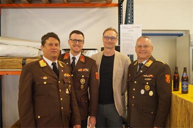 ABI Frenzel Alexander Michael, Kommandant Bernd Lomosits, Bürgermeister Christoph Haider und Bezirksfeuerwehrkommandanten-Stellvertreter Harald Grafl.