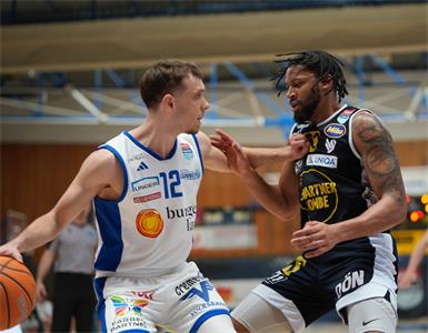 Abgeschirmt! Jonathan Knessl (l.) und Oberwart ließen Gmunden nicht den Hauch einer Chance. 