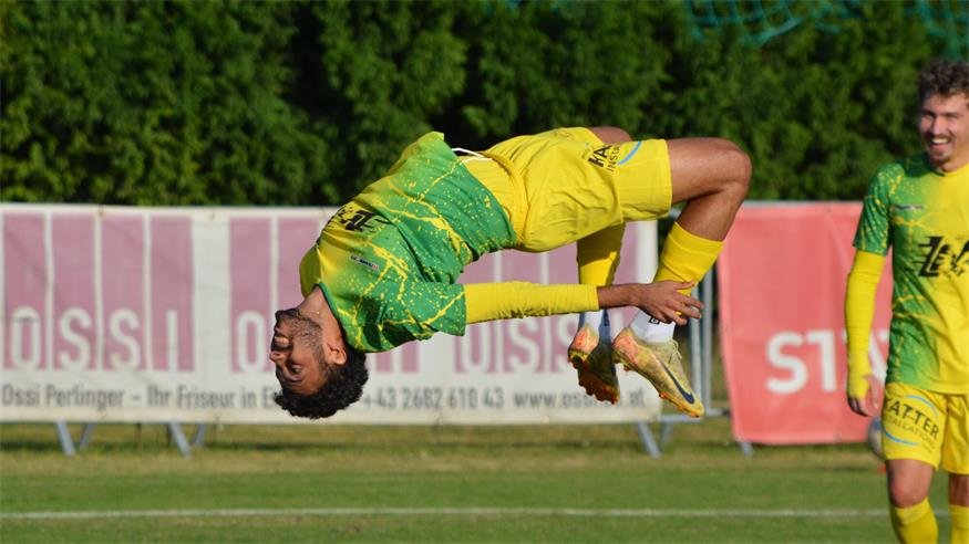 Akrobatik pur. Rust-Goalgetter Christiano schnürte gegen Steinbrunn einen Vierfach-Pack und hob sehenswert per Salto ab.