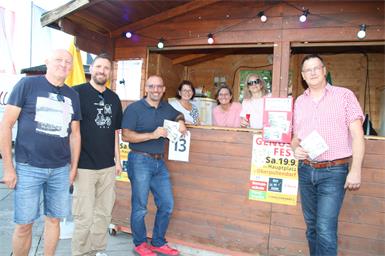 Alfred Liebmann, Thomas Spitaler, Dietmar Csitkovics, Maria Mayr-Toth, Barbara Buchinger, Marion Fasching und Richard Wolfram vom Verein BLOP! schenkten aus.