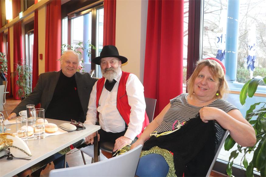 Neudörfler Pensionisten feierten den Faschingsdienstag