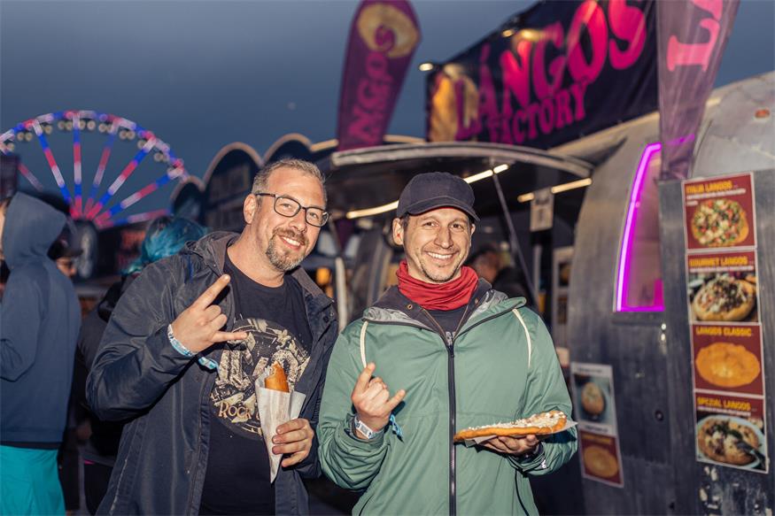 Alles wird durchprobiert: Von Kässpätzle bis Langos über Churros bis Bauernkrapfen . Na Mahlzeit!