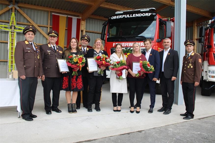 FF Oberpullendorf: Neubau und drei tonnenschwere „Kameraden“ gesegnet