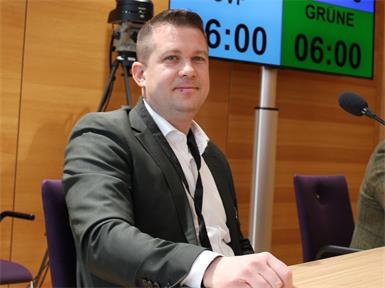 Als Regierungskommissär wurde Matthias Burger vor dem U-Ausschuss zur „Neuen Eisenstädter“ befragt; er war auch als Verfahrensanwalt im Einsatz.