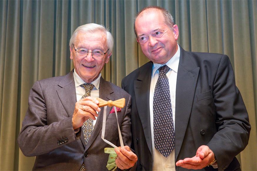 Altbundeskanzler Wolfgang Schüssel mit dem Moderator des Abends, Franz Dampf. 