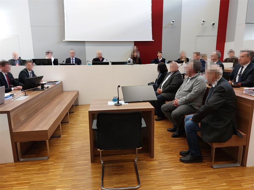 Am 14. Jänner 2025 begann der Prozess gegen die Ex-Bank-Vorständin und drei Unternehmer.