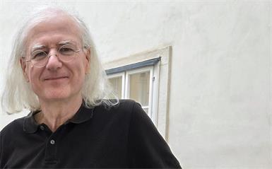 Am 30. September, 15 Uhr, präsentiert der Autor Johann Werfring sein Buch „Das Bischöfliche Seminar Mattersburg 1954-1998“ im Festsaal des Gymnasiums.