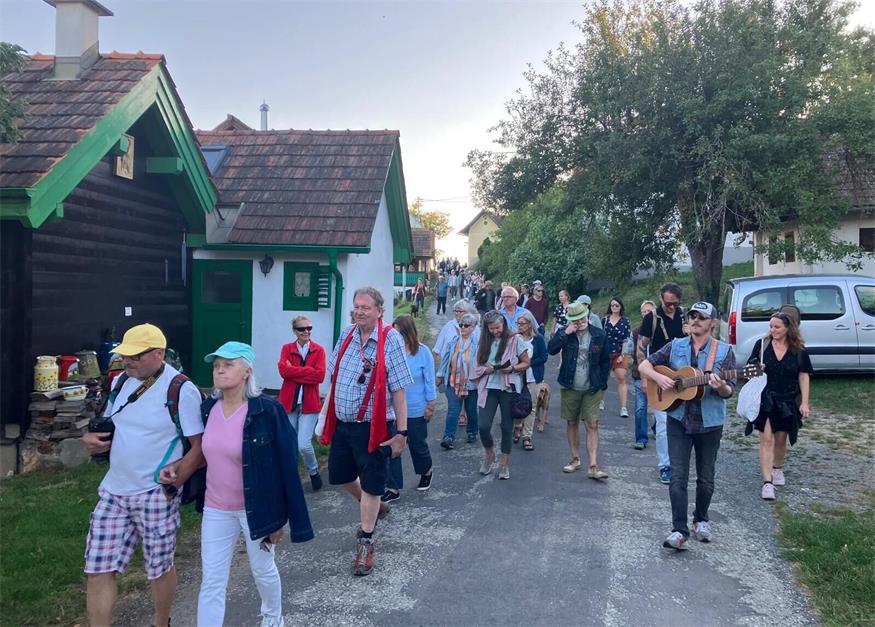 Am Samstag (ab 17 Uhr) wird wieder zur Literaturwanderung am Csaterberg eingeladen - einer von mehreren Programmpunkten der Literaturtage Kohfidisch.