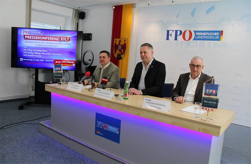 Am Tag nach der Entscheidung im Parteivorstand präsentierten FPÖ-Klubobmann Christian Ries und Landesobmann Alexander Petschnig den neuen Landtagsabgeordneten, Rudolf Smolej (v.l.).