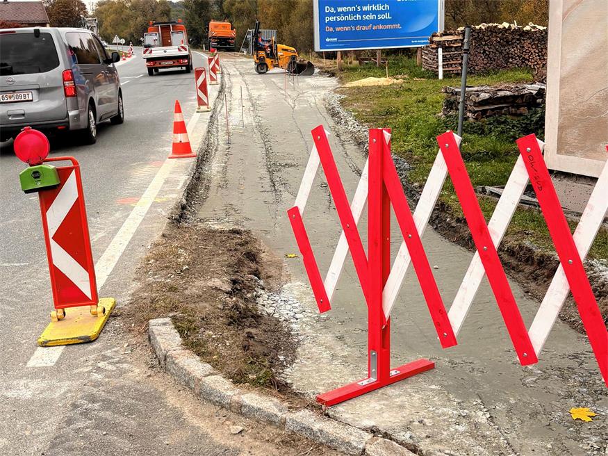 An der Park & Ride-Anlage wird gearbeitet. Geplant sind PKW-Stellplätze, E-Ladeinfrastruktur und Rad-Stellplätze.