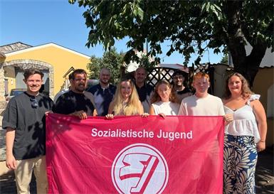 Andreas Resch, SPÖ-Bezirksvorsitzender Kilian Brandstätter, Florian Spalek, Katharina Egger, SPÖ-Bezirksgeschäftsführer Stefan Wögerer, SJ-Landesvorsitzende Vanessa Wiener, Benito Trummer, Fabian Haider und Tanja Schneider 