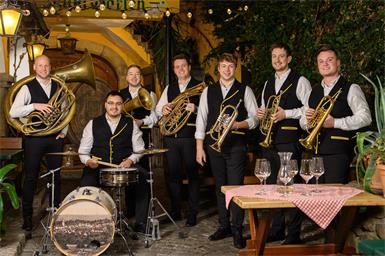 Anlässlich des Strauss-Jubiläumsjahres widmeten sich Sebastian Moritz & Co. dem Walzerkönig aus Wien.
