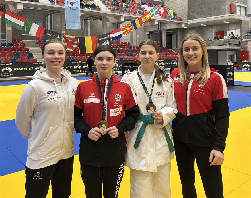Anna Fuhrmann, Emma Zsoldos, Paula Nyikos und Lisa Fuhrmann (v.l.)