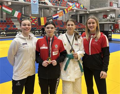 Anna Fuhrmann, Emma Zsoldos, Paula Nyikos und Lisa Fuhrmann (v.l.)