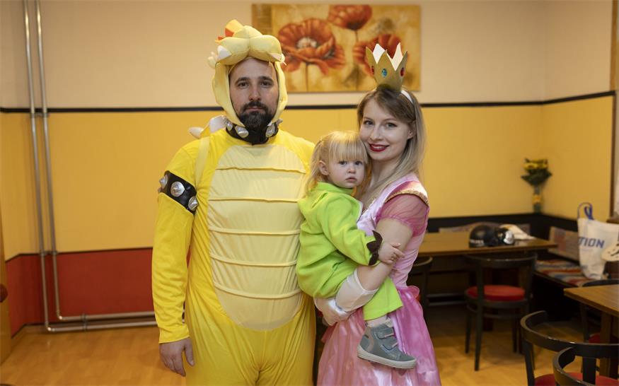 Anna, Ioan und Aurelia Sarca waren in der Welt von Super Mario unterwegs.