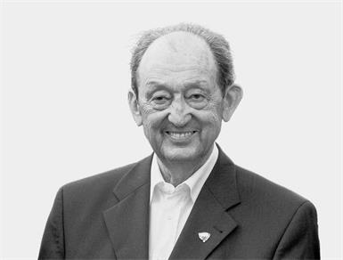 Anton Kollwentz beim Empfang des Komturkreuzes des Landes Burgenland 2021.