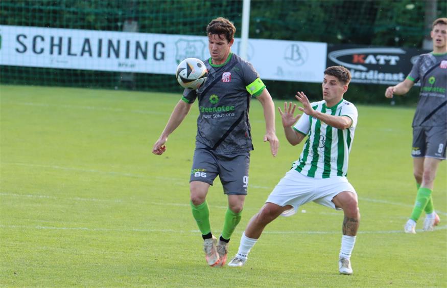 Antreiber & Kapitän. Manuel Glatz (am Ball) verlässt Loipersdorf und startet ein neues Fußball-Kapitel.