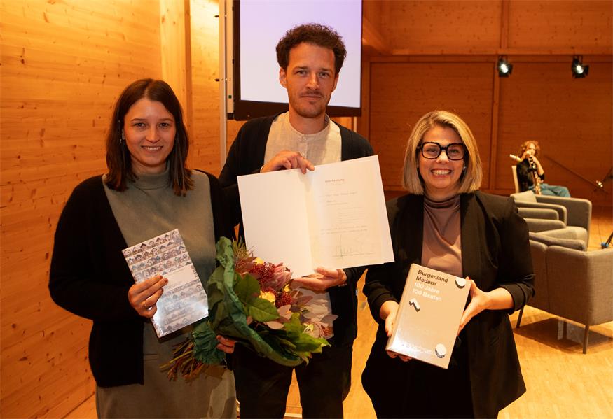 Schilfdachhaus aus Weiden am See gewinnt erneut Architekturpreis