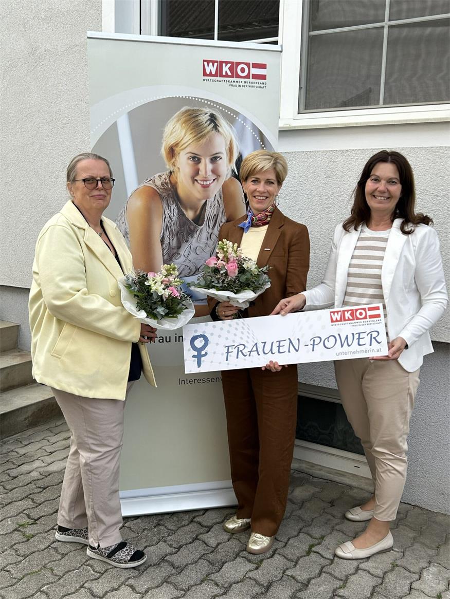 Astrologin Sabine Neunteufel, FiW-Bezirksvorsitzende Daniela Jagschitz und WK-Regionalstellenobfrau Melanie Eckhardt bei „Das Netz der Region“.