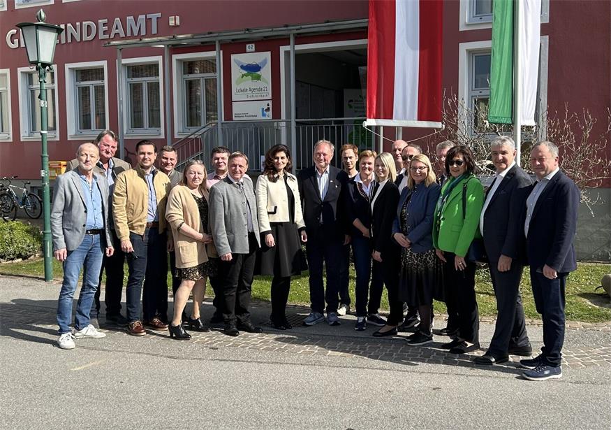 Auch Bildeins Bürgermeister Emmerich Zax jun., Vizebürgermeister Hansjörg Schrammel, der 2. Landtagspräsident a. D. Walter Temmel und Heiligenbrunns Ortschef Johann Trinkl waren beim Treffen dabei. 