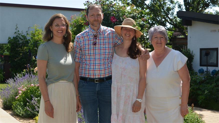 Auch Landeshauptmannstellvertreterin Anja Haider-Wallner unterstützt die Bewegung "Natur im Garten" und besuchte Gärten, etwa von Michael und Martina Janoschek.