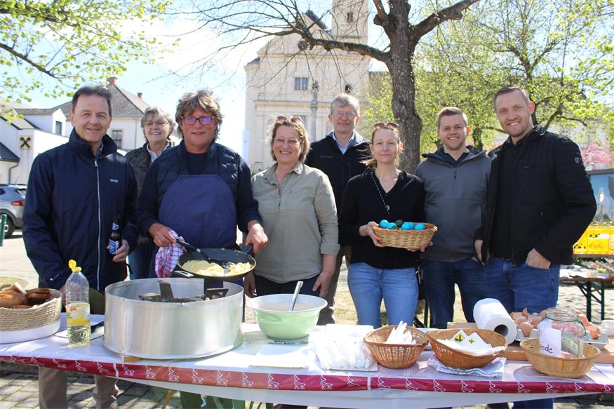 Auch ÖVP-Bezirksparteiobmann Niki Berlakovich besuchte Gitta Lackner, Hannes Moser, Karin Nezold, Franz Leitner, Natascha Huber, Florian Jestl und Sebastian Konrath.