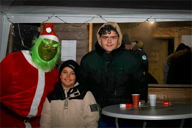 Auch der Crinch ließ sich im Parndorfer Adventdorf blicken.