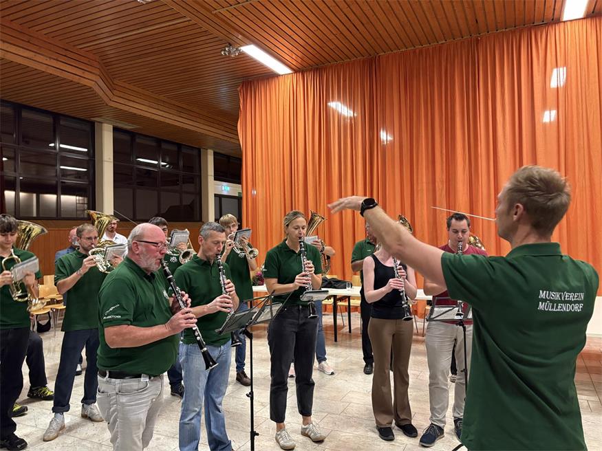 Auch der Musikverein Müllendorf gratulierte mit einem musikalischen Ständchen.