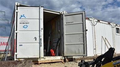 Auf dem Grundstück eines im Bau befindlichen Einfamilienhauses in Wolfsthal wurde 2023 ein Container mit Bauwerkzeug aufgebrochen (Symbolbild). Der Täter wurde jetzt am Landesgericht Korneuburg verurteilt.