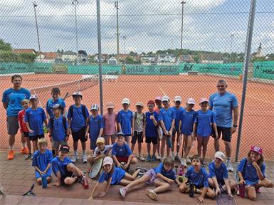 Auf geht s zum Tennis mit Bewegungscoach Balasz ging es beim actioncamp Pinkafeld zum Tennis mit dem UTC Pinkafeld.