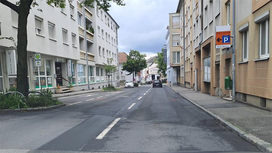 Aufgrund der Bauarbeiten wird es in der Michael Kochstraße zu Verkehrsbehinderungen kommen. 