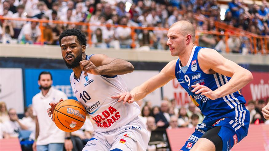 Austen Awosika traf zwar fast alle seiner Signature-Floater, aber Edi Patekar und die Oberwart Gunners trafen mehr als die BBC Nord Dragonz und das von fast überall. 