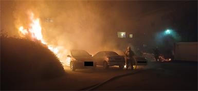 Autobrände. Die Parndorfer Feuerwehr war am Donnerstag doppelt gefordert.