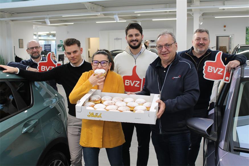 Autohaus Denzel: Zoran Tarajnov, Lukas Giefing, Natalia Steiger, Remzi Dervishaj, Heinz Wagner und Ricardo Sekulovic.